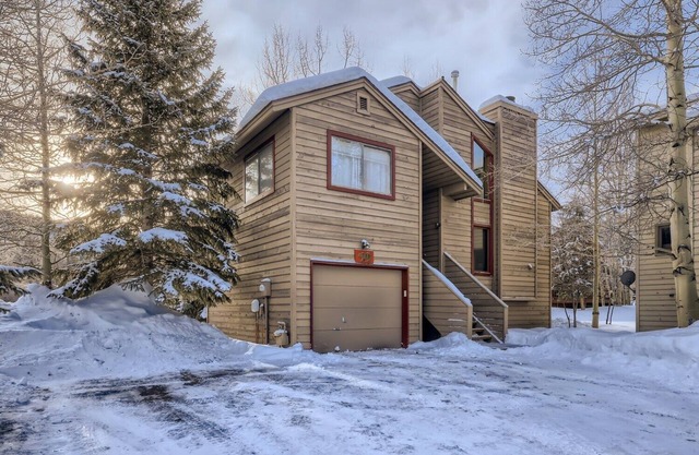 Beautiful three bedroom Mountainside Home!