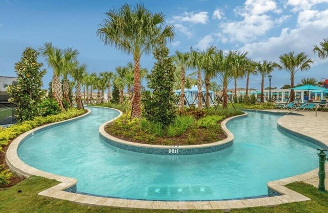 Beautiful Townhome With Splash Pool and Game Room!