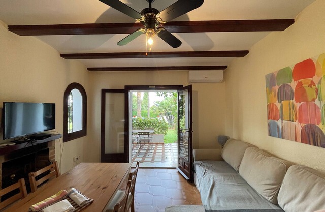 Beautiful townhouse, comfortable and exterior, overlooking the garden.
