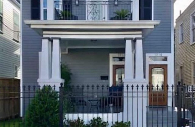 Beautiful Uptown Home 3 Blocks From St.Charles Avenn