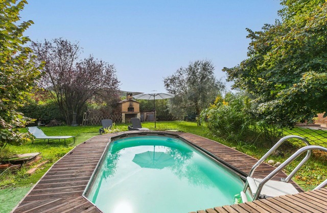Beautiful villa with private pool, A/C, WIFI, hot tub, TV, patio, pets allowed and panoramic view