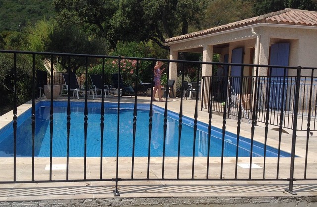 Beautiful Villa and Pool close to the sea on the Cote D,Azure.