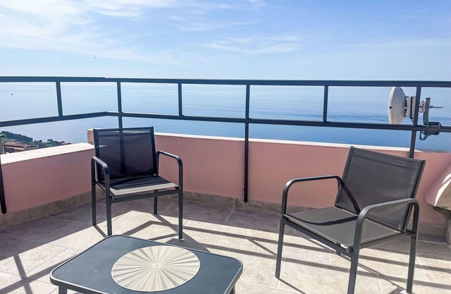 Beautiful villa for 4 guests with WIFI and parking