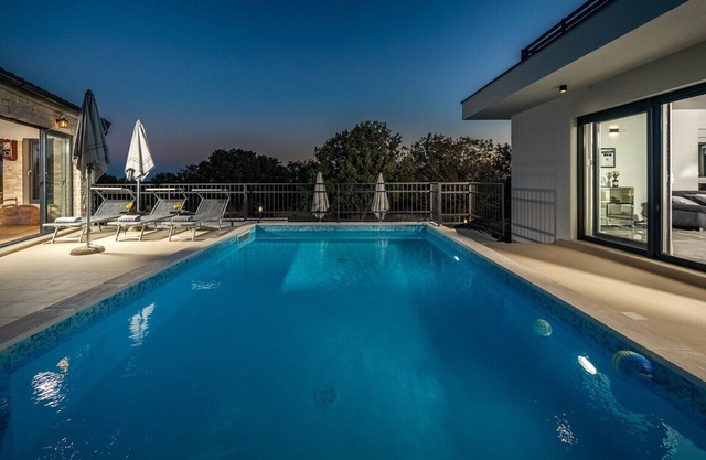 Beautiful Villa Loto