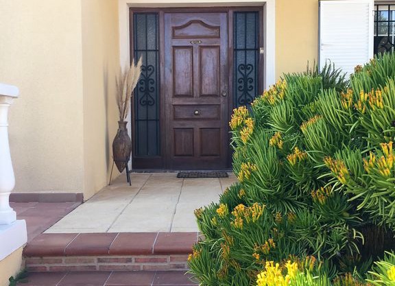 Beautiful Villa With Stunning Sea & Mountain Views, Pool & Gardens