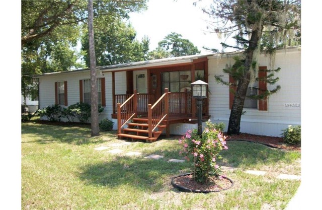 Beautiful Water Front Astor Cottage w Pool, Hot tub, Huge Deck & Wifi