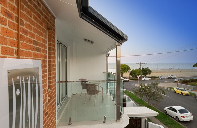 Beautifully Appointed Two Bedroom Townhouse - Fully Self Contained