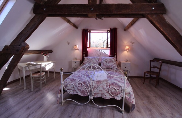 Beautifully Converted 18th Century Detached Barn in Peaceful Rural Setting