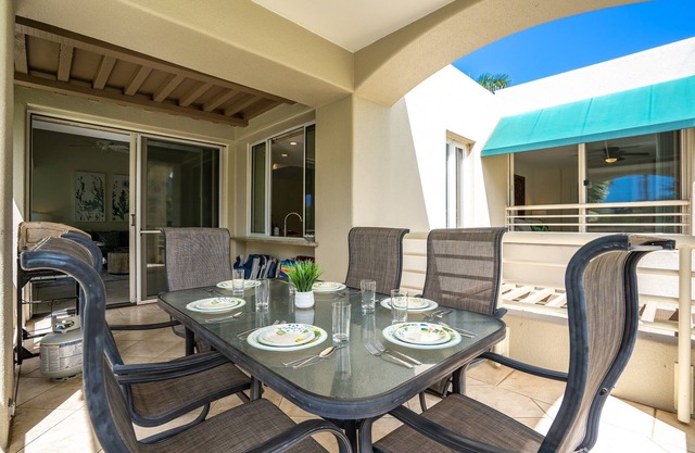 Beautifully Remodeled with Central A/C! Top Floor! Palms at Wailea 206