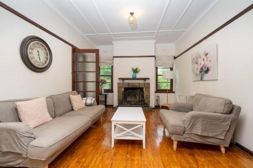 Beautifully Renovated Inner North Residence - Hosted by CanStay