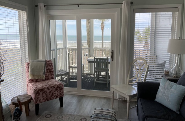 BEAUTIFULLY UPDATED BEACHFRONT CORNER UNIT - 3BR 2.5BA, SUMMER WEEKS AVLAILABLE!