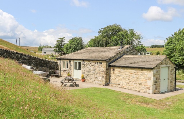 Beckside Cottage, COWLING