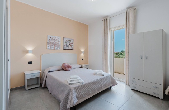 Bed And Breakfast Champagneria 'Room 3' with Shared Terrace, Wi-Fi and Air Conditioning