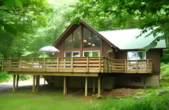 Bedrooms 4, Bathrooms 2, Sleeps 8