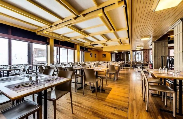 Belambra Clubs Arc 2000 - L'Aiguille Rouge - Half board and lifts - Standard Triple Room 1 Bedroom 2 Adults with view
