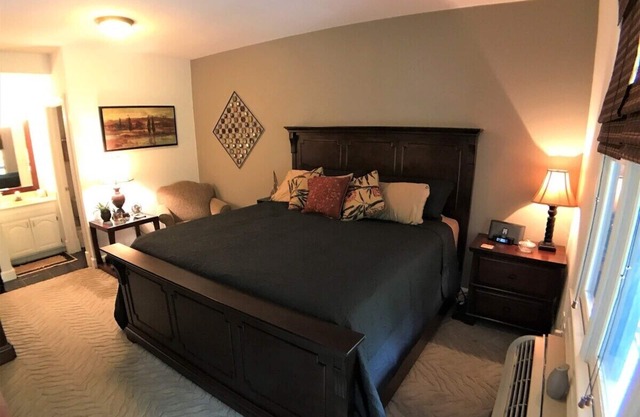 Bella Paradiso 9, King Bed, Walk to Downtown, Free Parking, Wifi, Front Balcony