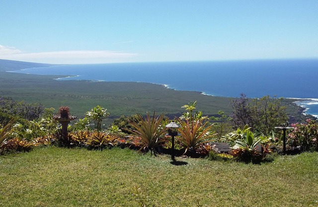 Belle Vue Kona B&B Orchid Suite - Breathtaking Views and Island Comfort