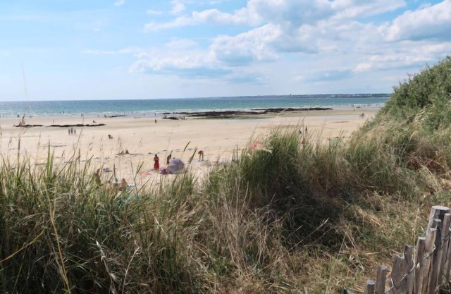 Belle Vue Mer et Groix by Interhome