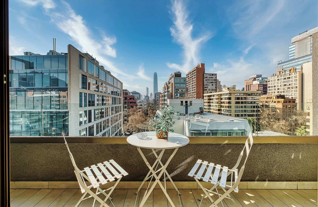 Bellet Design - 2BR w/Pool, Gym & Parking