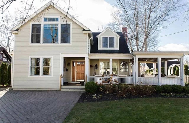 BELMONT WEEK RENTAL 1/4th mile from the track!