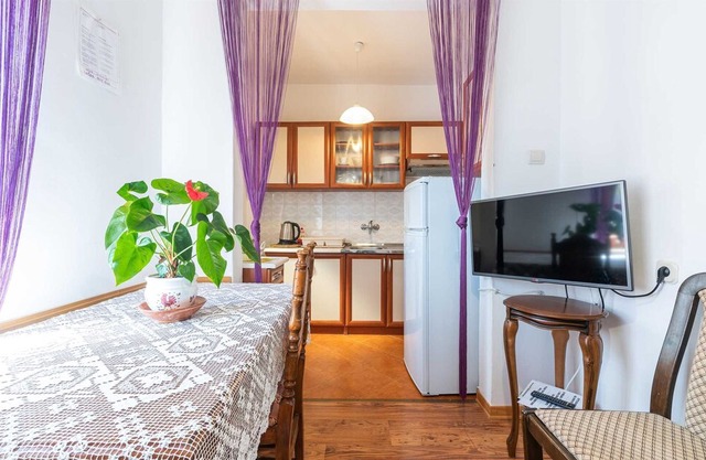 BELSA One-Bedroom Apartment 1