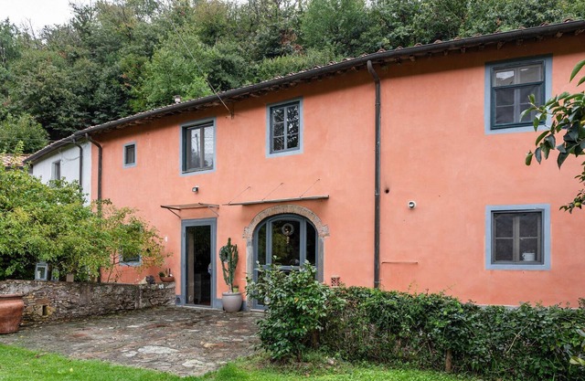 Lovely Villa Quosa Swimming 