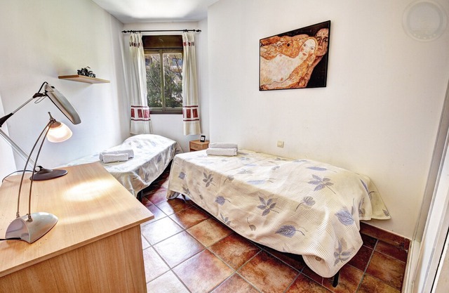 Benalmadena Pueblo 2-bedroom Apartment with Pool & sea Views