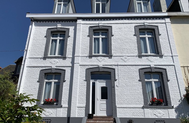 BERCK-PLAGE LARGE 7-BEDROOM HOUSE