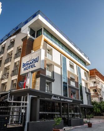 Berrak Su Hotel