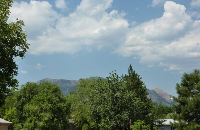 BEST DEAL IN BOULDER! - 3 Bedroom South Boulder Home