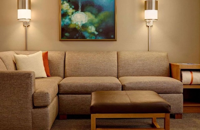 Best for Unwinding! Pets Allowed, FREE Parking, Pool, Near Brentwood Park!