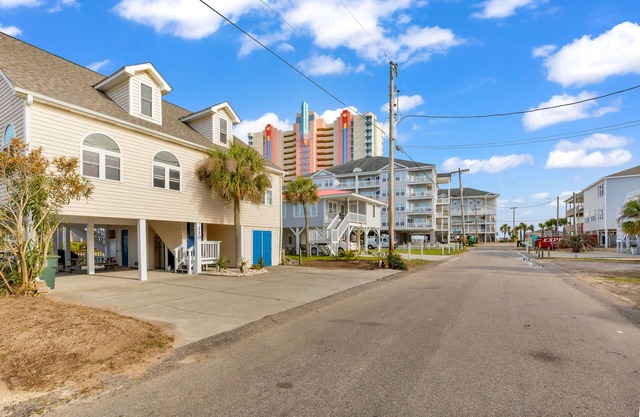 Best Loc <1 Min Walk to Beach. Overlooks Beautiful Ocean Inlet- Cherry Grove.