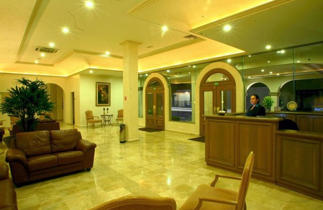 Best Western Centro Cadereyta