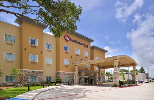 Best Western Plus Lake Jackson Inn & Suites