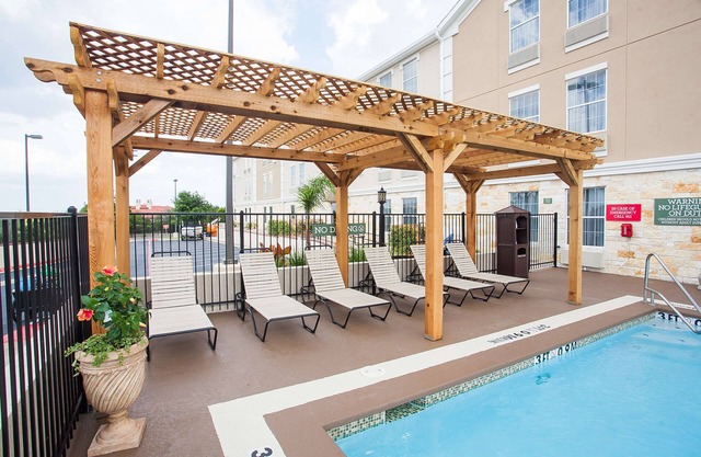 Best Western Plus Georgetown Inn & Suites