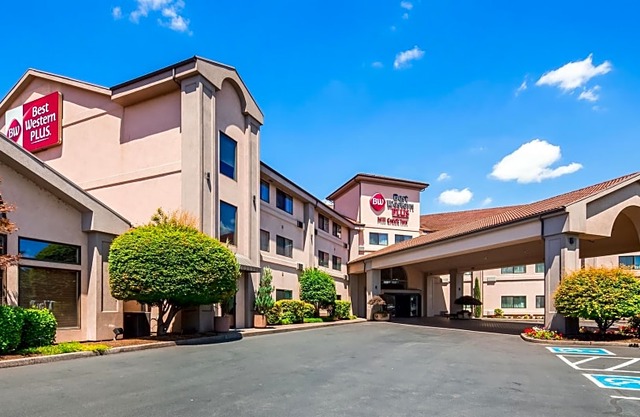 Best Western Plus Mill Creek Inn