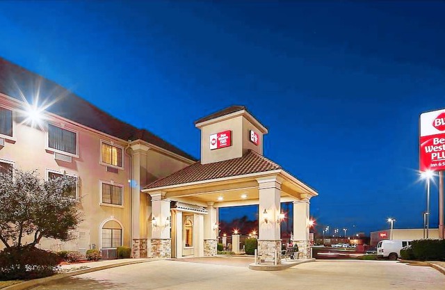 Best Western Plus Southpark Inn & Suites