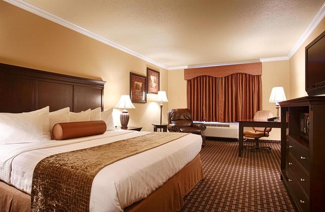 Best Western Plus Southpark Inn & Suites