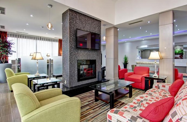 Best Western Plus Toronto North York Hotel & Suites