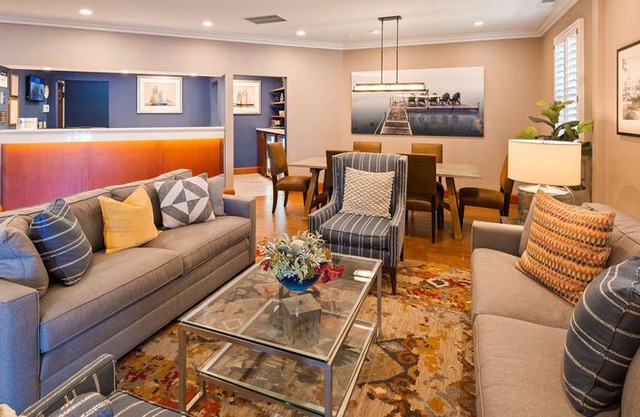 Best Western Plus White Bear Country Inn