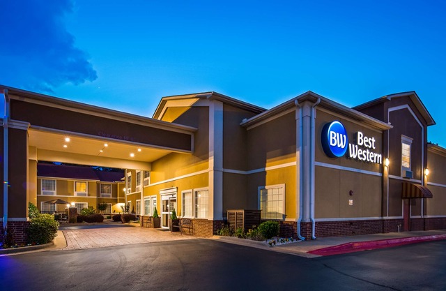 Best Western Sherwood Inn & Suites