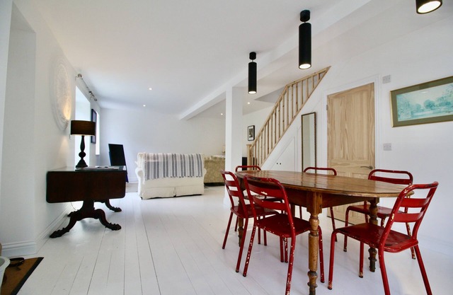 Betern Place - a houses that sleeps 5 guests in 3 bedrooms
