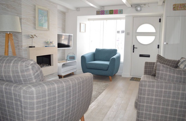 Betty's Cottage St Ives. Grade II listed perfect getaway with secure parking.