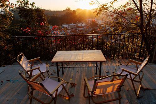 BG Stone Homestay