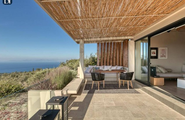 BH537 - R - Villa Lefkada