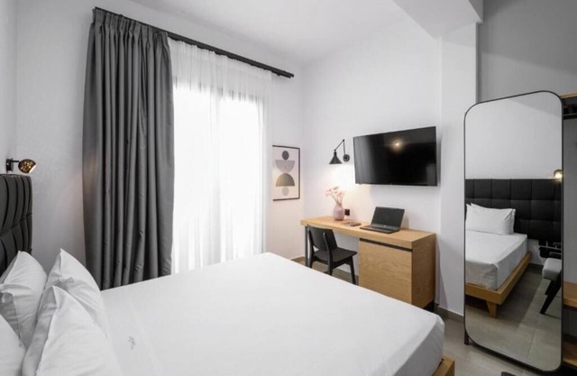 BH763 - C - Room Thessaloniki