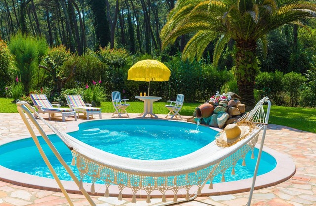 BIARRITZ-ANGLET, SPLENDID 3 STARS VILLA NEAR BEACH, POOL, GARDEN, VERY QUIET