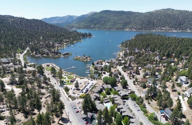 Big Bear Getaway Steps to Lake