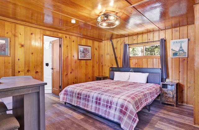 Big Pines Lakeside Studio Cottage at Big Bear Lake