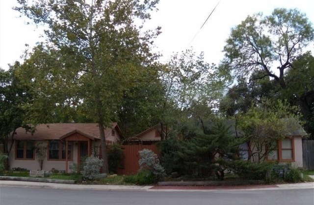 'Bird's Nest Guest Cottage' Guadalupe River - Dog Friendly (Dog fee $15/night)